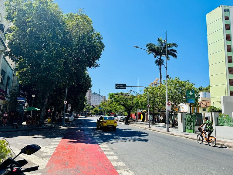 Apto equipado em ótima localização no Catete